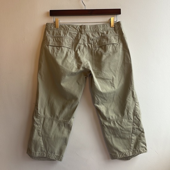 Columbia Khaki Capris Size 8 - Picture 3 of 9